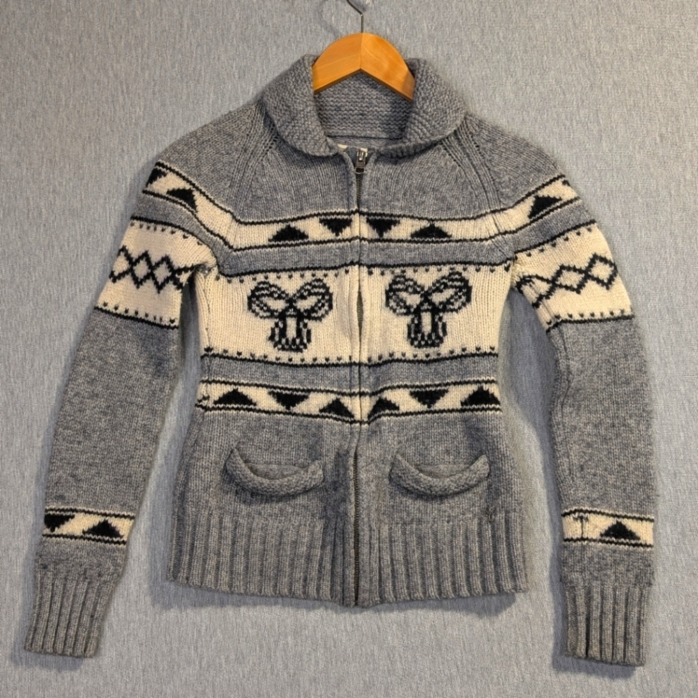 Aritzia Gray and Cream Kids Sweater